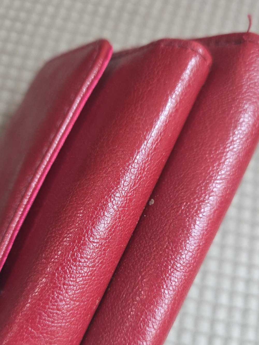 Kenneth Cole Reaction Red Leather Zip Wallet with Logo Plaque - Picture 5 of 7